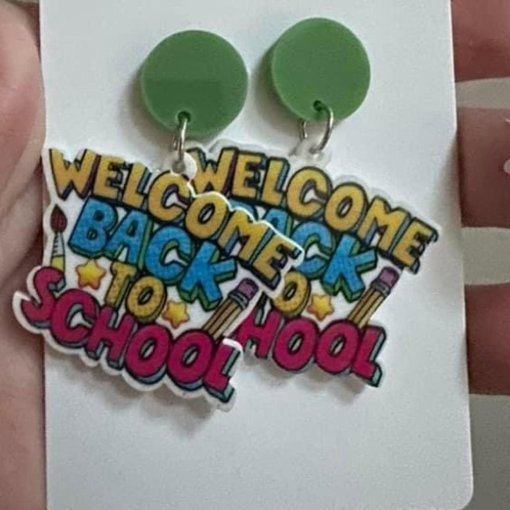 Teacher earrings nwt. Welcome back to school.